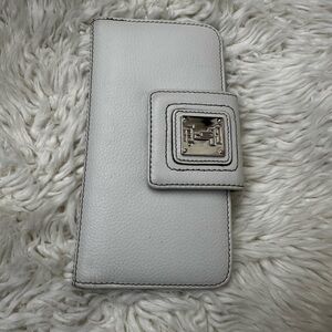 Tignanello Stylish off white Leather wallet
